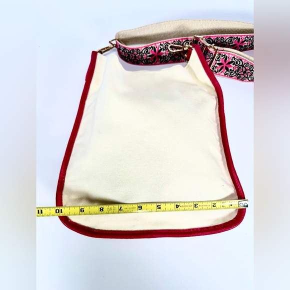 Ah-Dorned Stylish Messenger Women's Bag - Picture 7 of 10